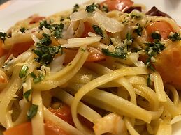 The Roade House Rooms