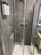 The Roade House Rooms