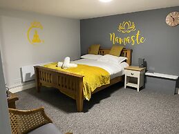 The Roade House Rooms