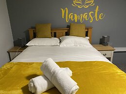 The Roade House Rooms