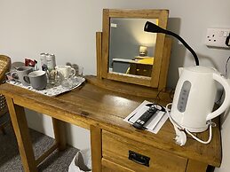 The Roade House Rooms