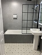 The Roade House Rooms