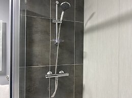 The Roade House Rooms