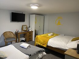 The Roade House Rooms