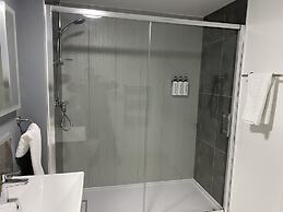 The Roade House Rooms