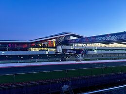 The Roade House Rooms