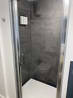 The Roade House Rooms