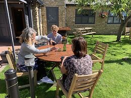 The Roade House Rooms