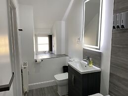 The Roade House Rooms