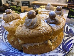 The Roade House Rooms