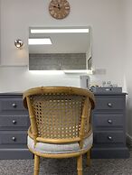 The Roade House Rooms