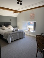 The Roade House Rooms