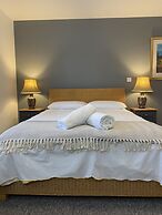 The Roade House Rooms