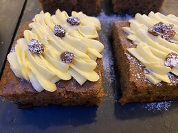 The Roade House Rooms