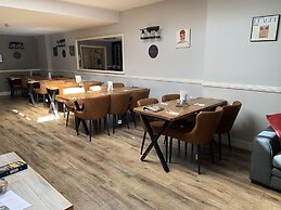 The Roade House Rooms