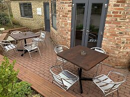 The Roade House Rooms