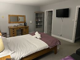 The Roade House Rooms