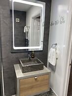 The Roade House Rooms