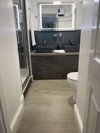 The Roade House Rooms