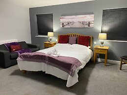 The Roade House Rooms