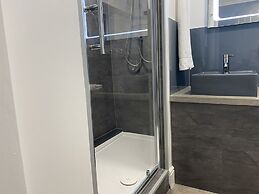 The Roade House Rooms