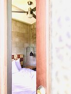 Cálido Cosmos Hotel