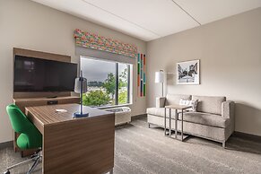 Hampton Inn & Suites Raleigh Midtown