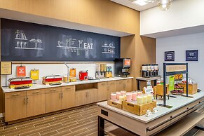 Hampton Inn & Suites Raleigh Midtown