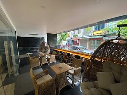 HOTEL YAH HANOI