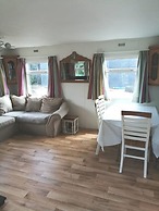 Midden Manor Country Stay on a Working Dairy Farm