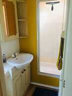 Midden Manor Country Stay on a Working Dairy Farm