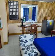 Tagudan Kubo Garden Hotel