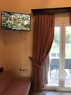 Room in Apartment - L'eremo Luxury Messonete