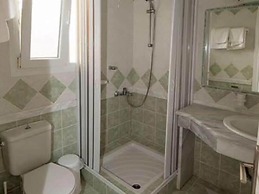 Room in Apartment - L'eremo Luxury Messonete