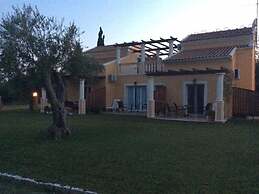 Room in Apartment - L'eremo Luxury Messonete