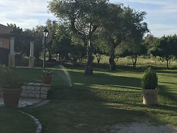 Room in Apartment - L'eremo Luxury Messonete