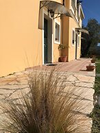 Room in Apartment - L'eremo Luxury Messonete