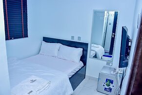 Thrivemax Hotel and Suites