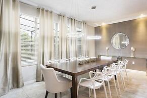 Amazing 6 Bedroom House