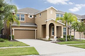 Amazing 6 Bedroom House