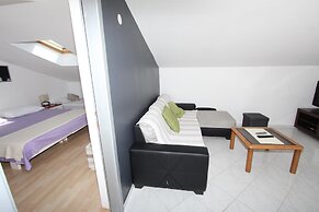 Rooms and Apartment Luana