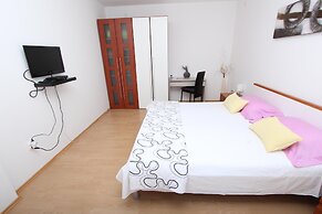 Rooms and Apartment Luana