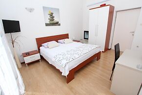 Rooms and Apartment Luana