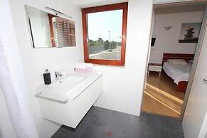 Rooms and Apartment Luana