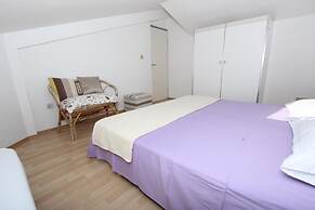 Rooms and Apartment Luana