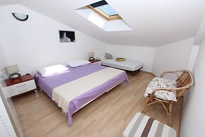 Rooms and Apartment Luana