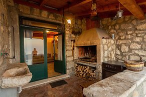 Village house Ana Dubravica