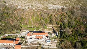 Village house Ana Dubravica