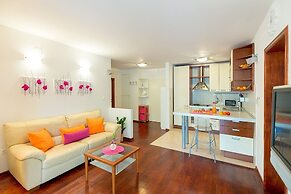 Leona & Borna Central Suites