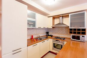 Leona & Borna Central Suites